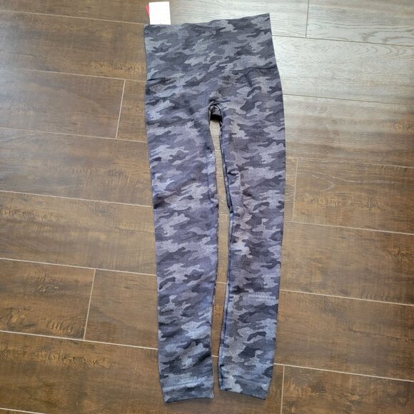 SPANX High Rise Leggings Womens M Black Look At Me Now Camo Seamless Athliesure - Picture 3 of 7